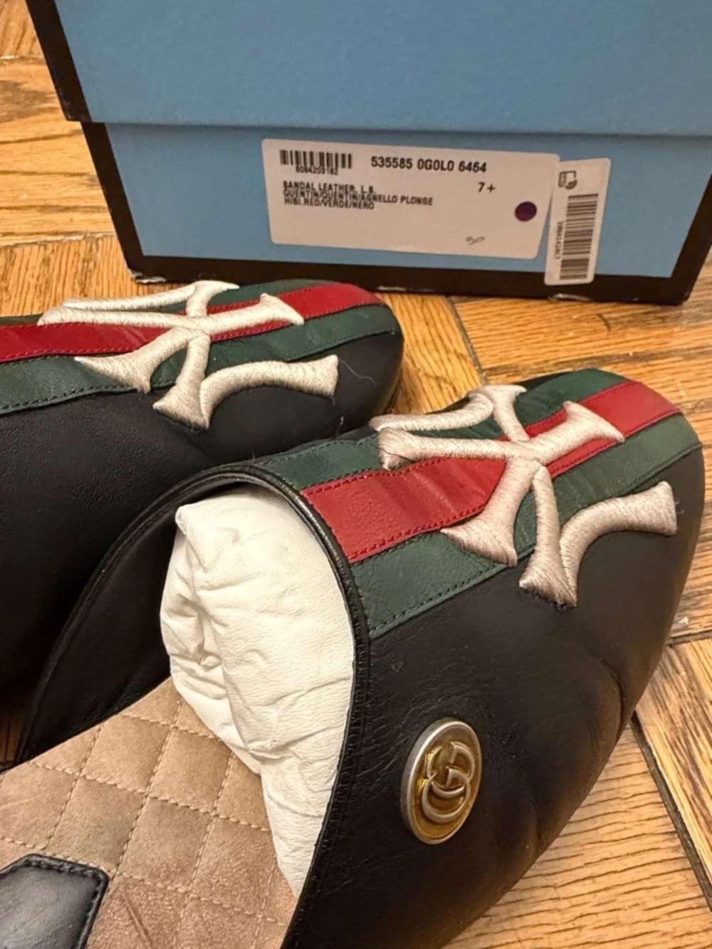 Gucci Yankees Black Leather Slip-On Mules - Picture 3 of 11